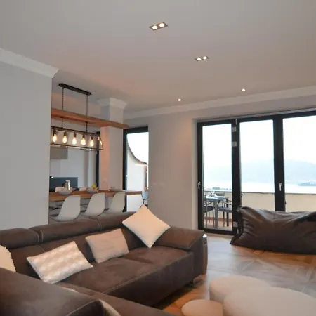 Le Terrazze, Via Selvalunga 1, Stresa