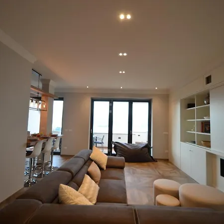 Le Terrazze, Via Selvalunga 1, Apartment